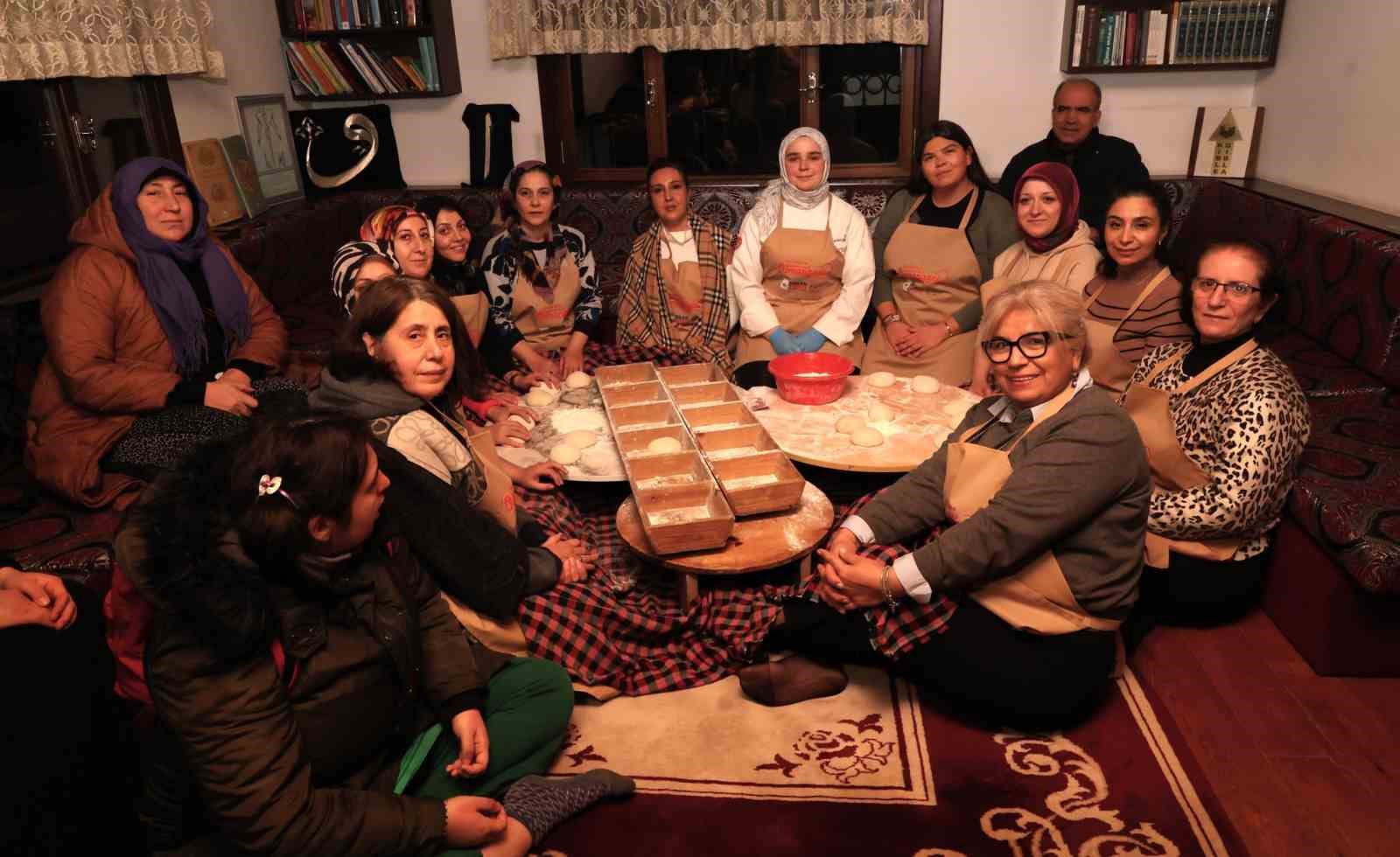 Osmangazi’de kandil akşamında 600 yıllık ’bereket’ ekmeği pişirildi