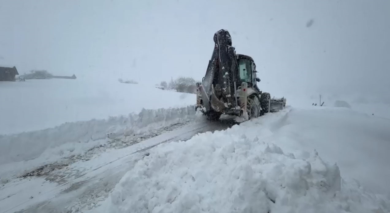 Karabük’te kapalı 123 köy yolu ulaşıma açıldı