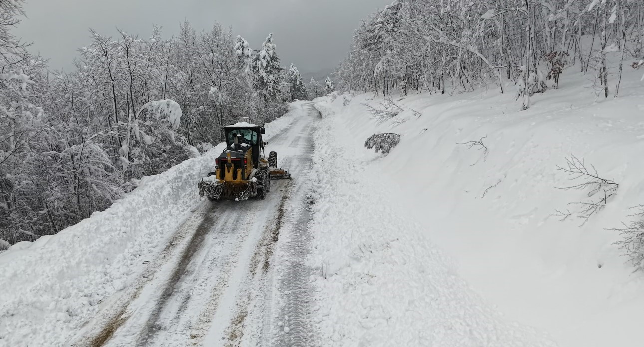 Karabük’te kapalı 123 köy yolu ulaşıma açıldı