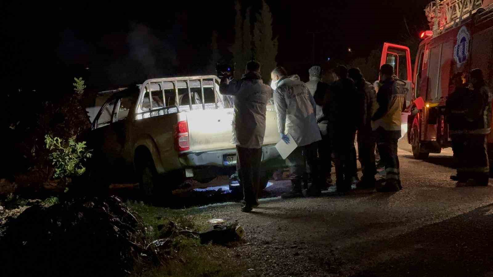 Antalya’da araç içinde yanmış ceset bulundu