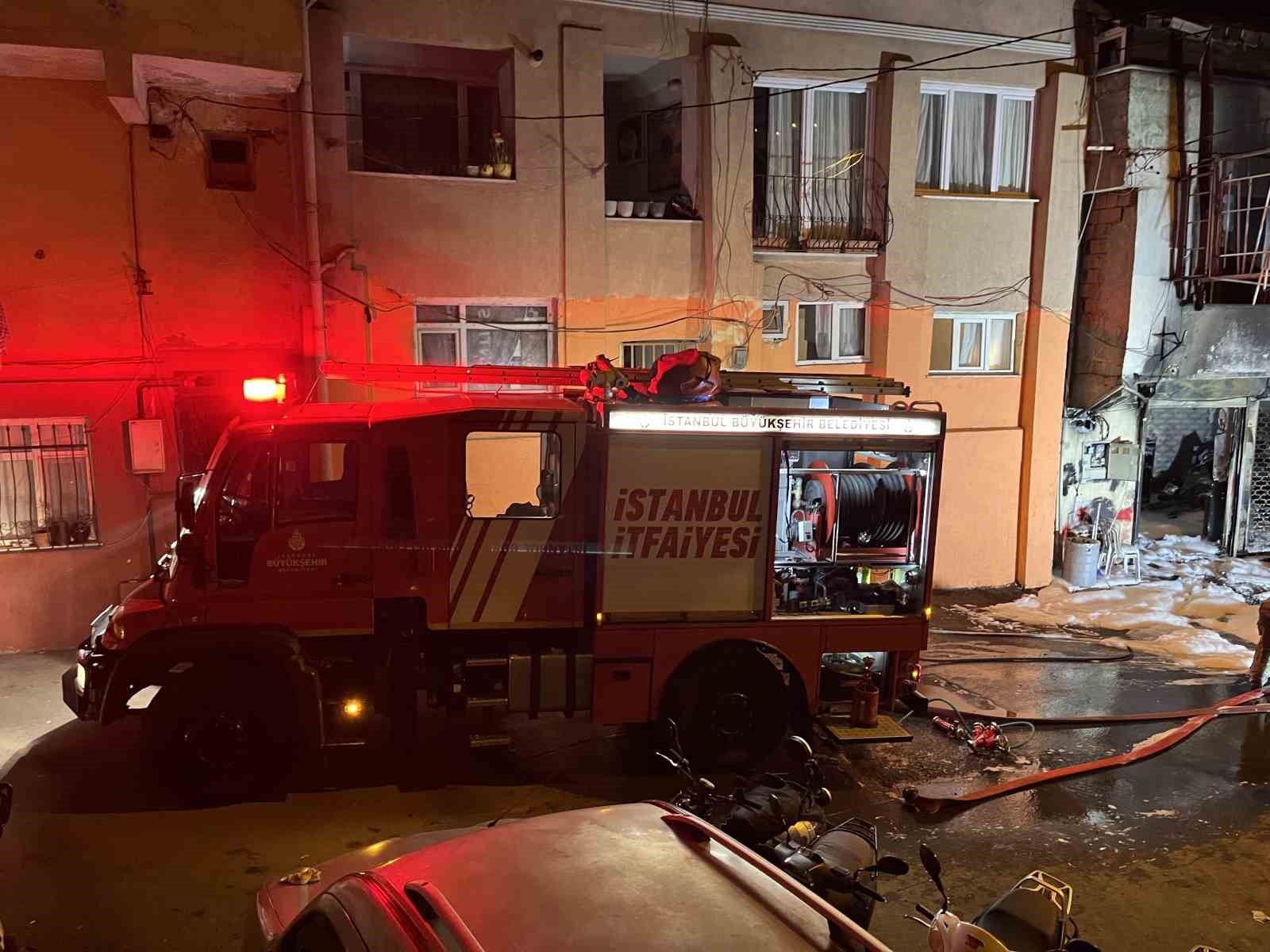 Sarıyer’de motosiklet tamirhanesi alev alev yandı: 1 yaralı