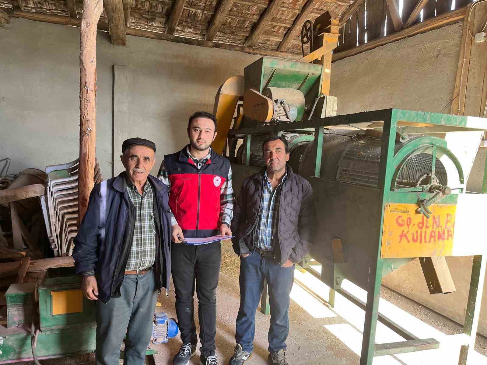 Aslanapa’da selektör ve yem ezme makineleri denetlendi