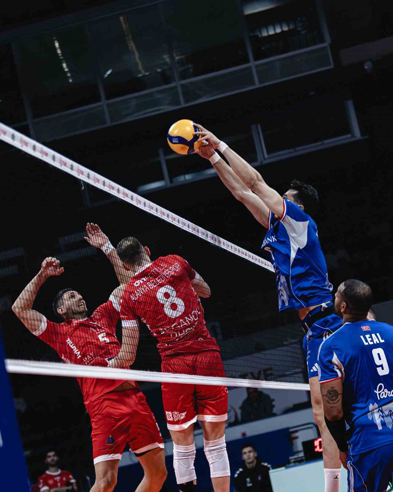 Efeler Ligi: Halkbank: 3 - Alanya Belediyespor: 1