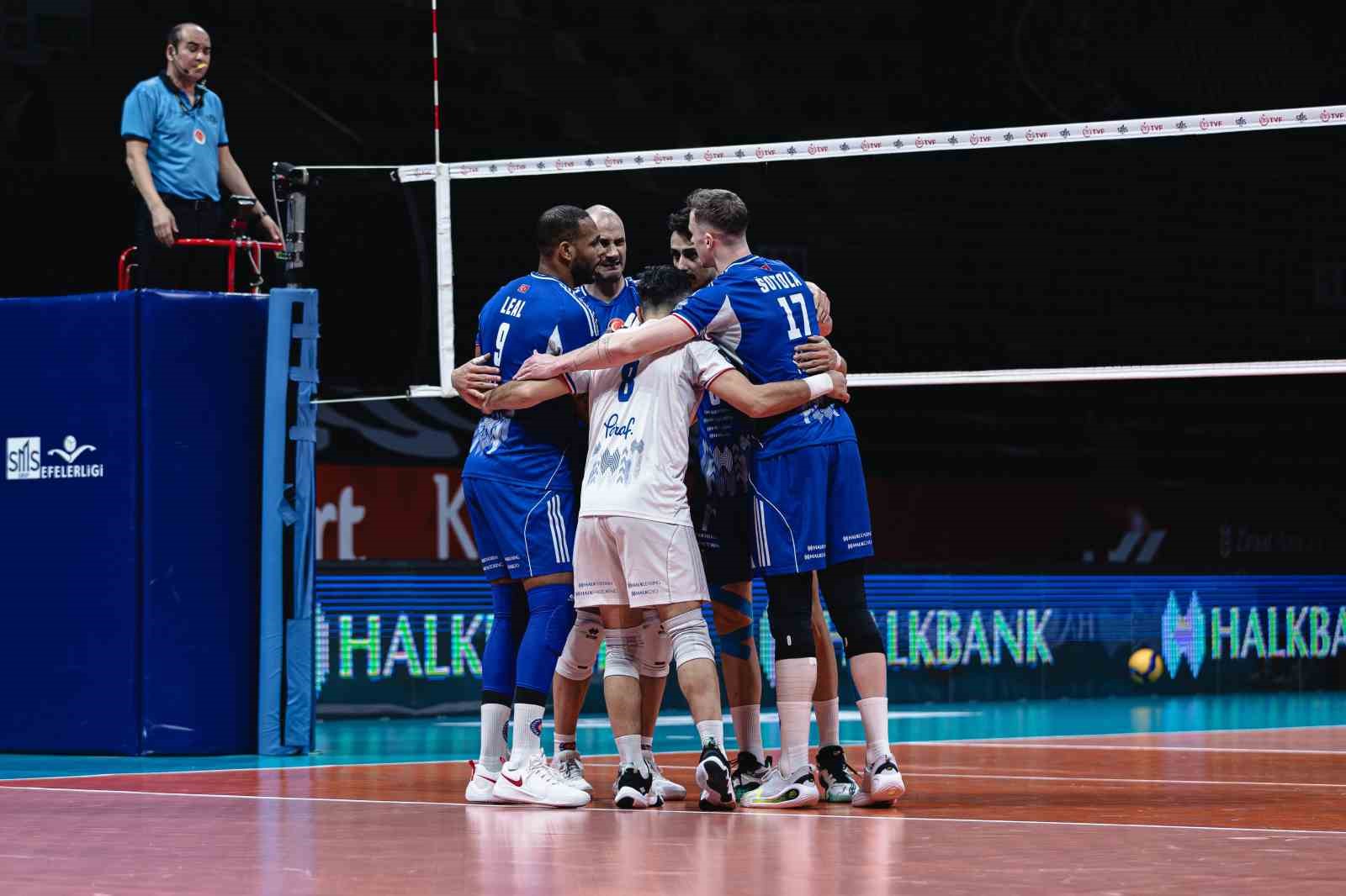Efeler Ligi: Halkbank: 3 - Alanya Belediyespor: 1