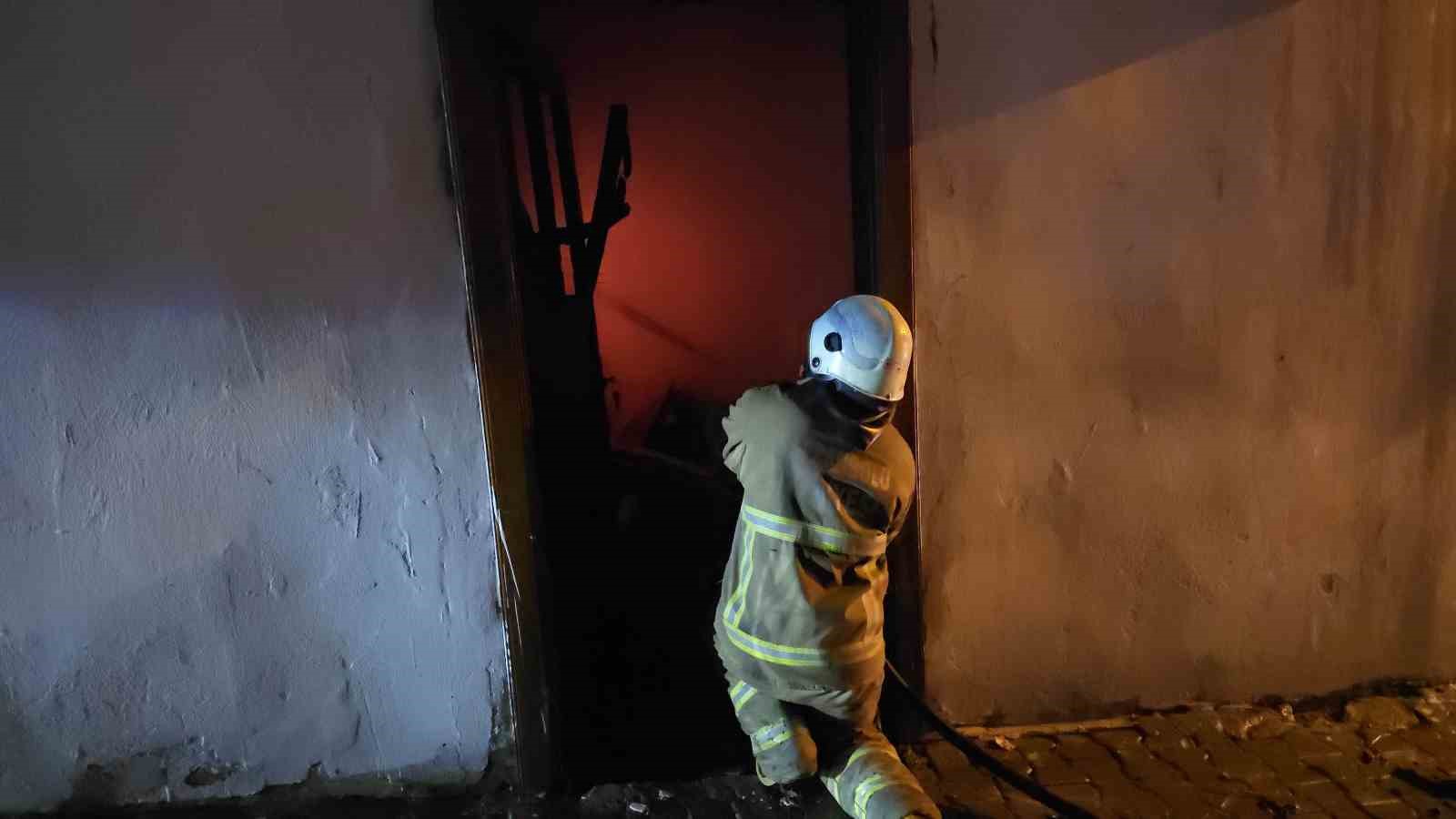 Safranbolu’da 200 yılık tarihi konak alevlere teslim oldu