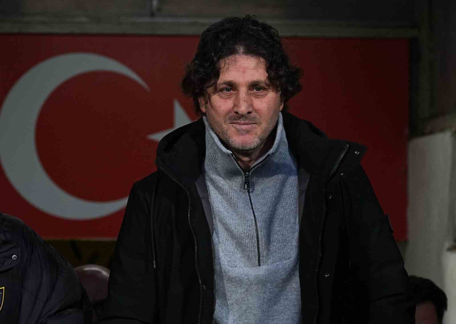 Ziraat Türkiye Kupası: İstanbulspor: 1 - Trabzonspor: 1 (İlk yarı)