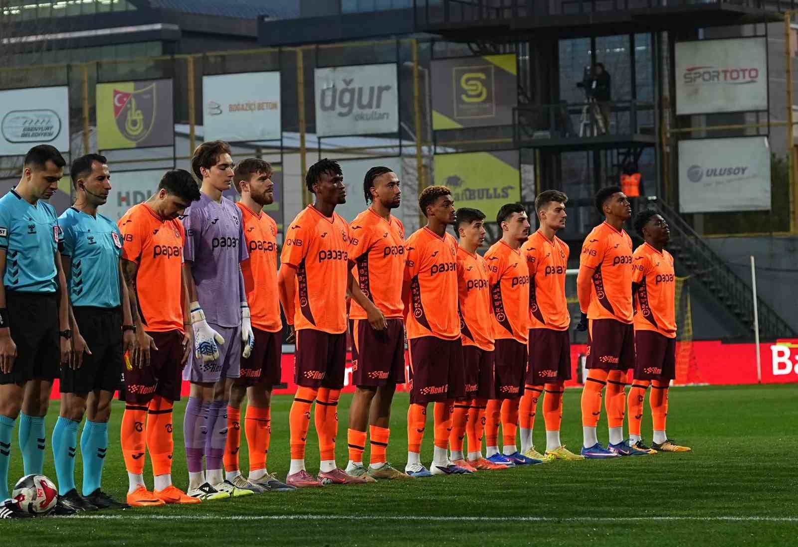 Ziraat Türkiye Kupası: İstanbulspor: 1 - Trabzonspor: 1 (İlk yarı)