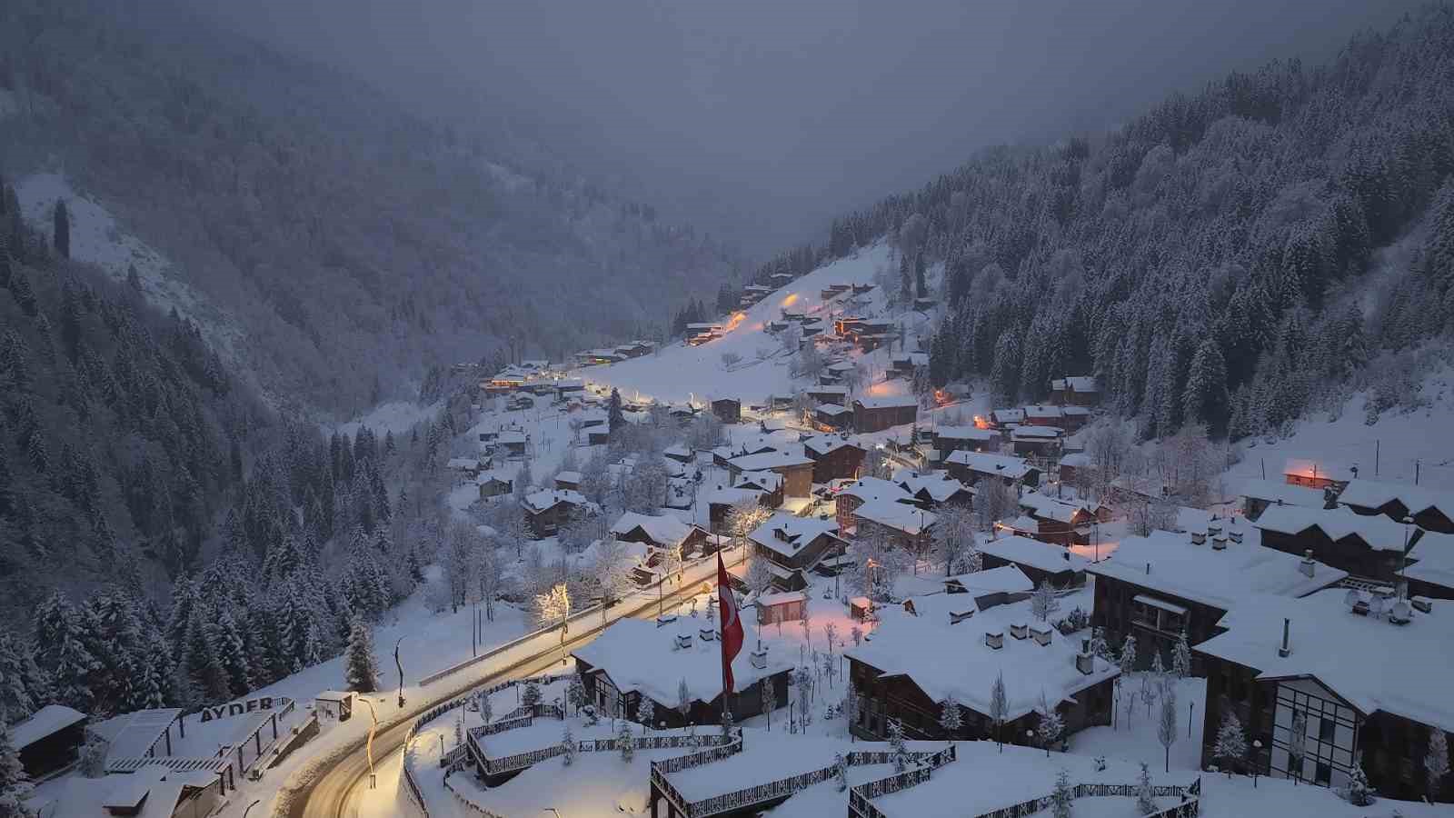 Beyaza bürünen turizm cenneti Ayder havadan görüntülendi