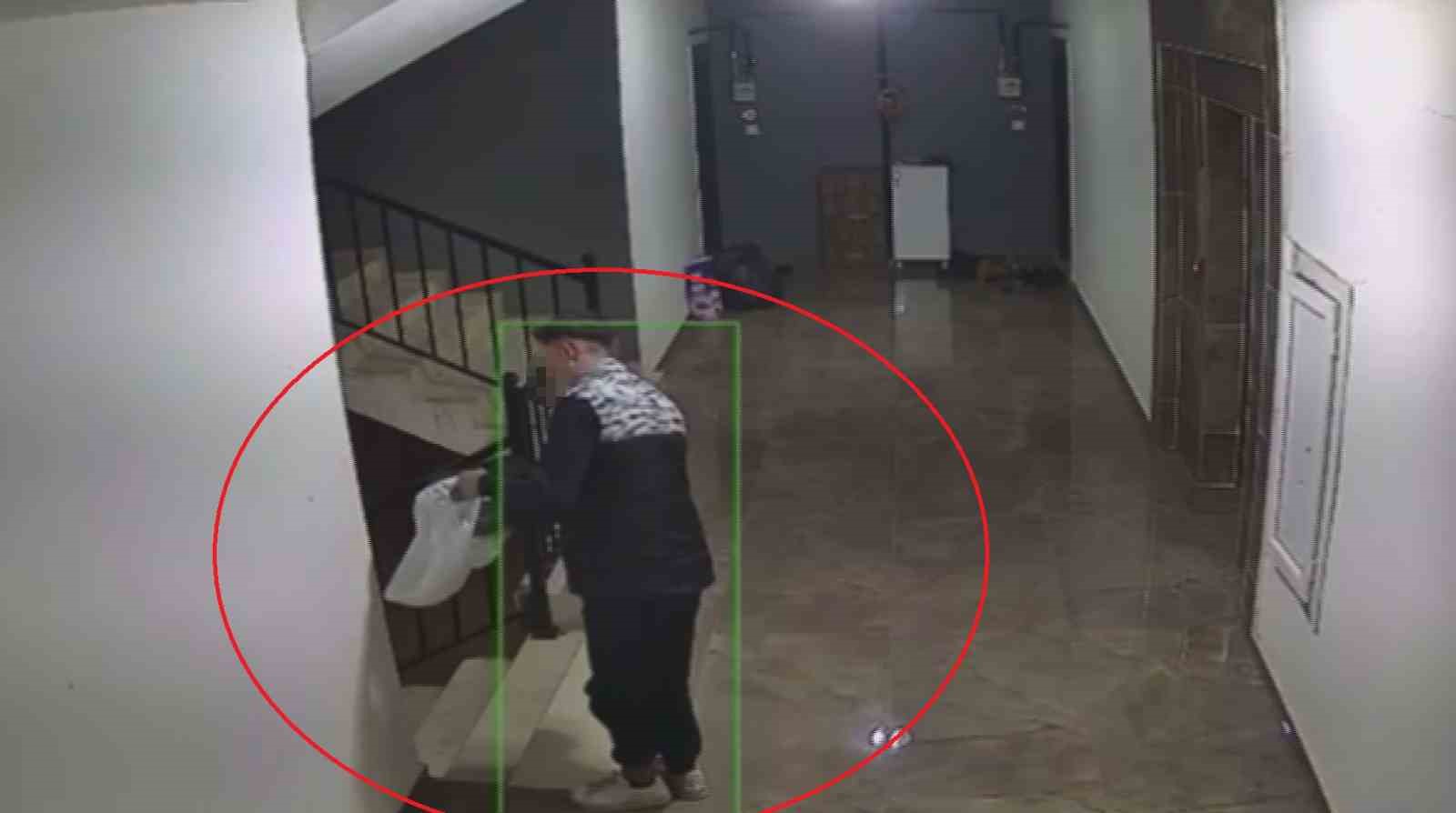 Daire önündeki ayakkabıları çaldılar