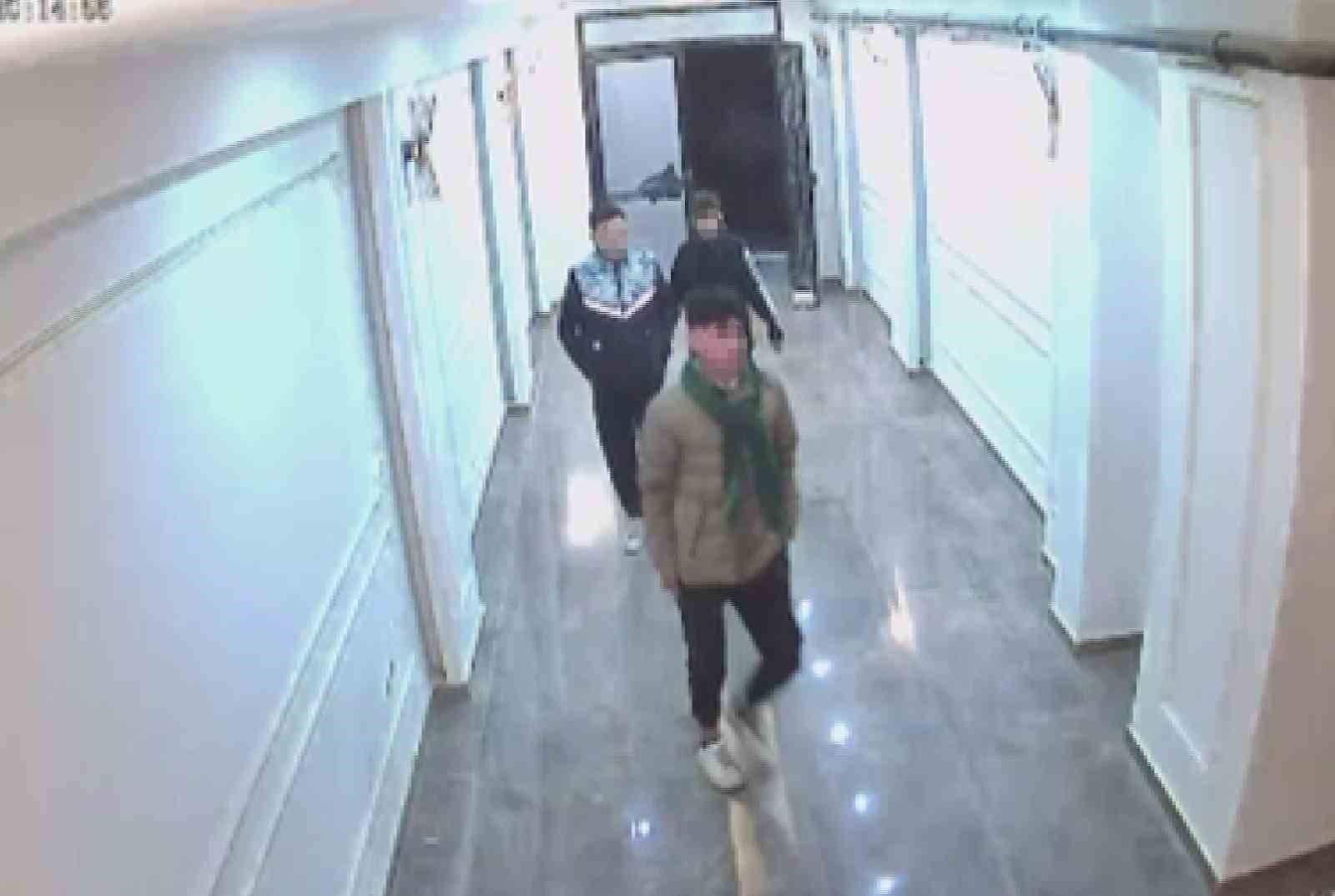 Daire önündeki ayakkabıları çaldılar