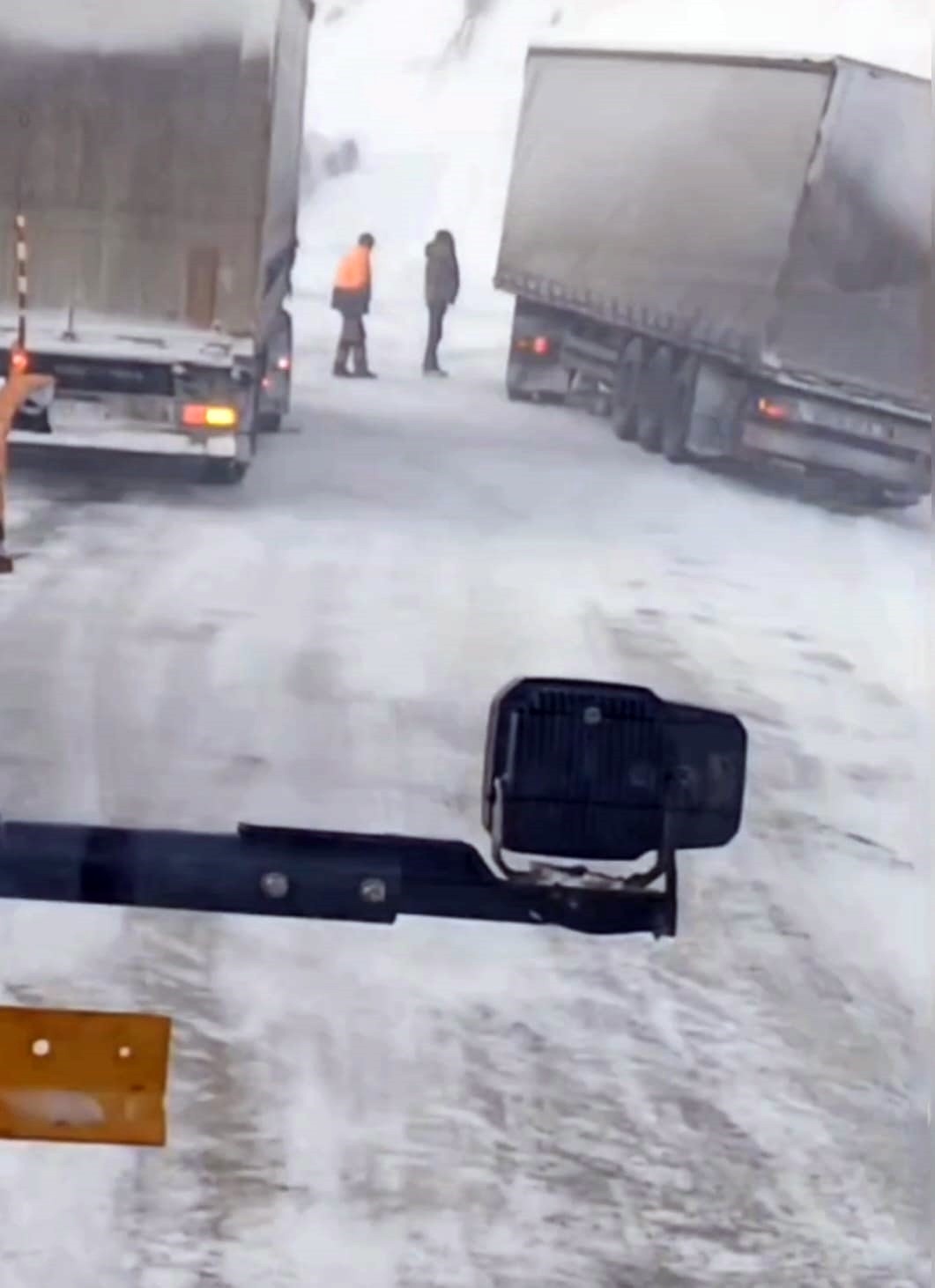 Kutuplar değil, Sahara Geçidi