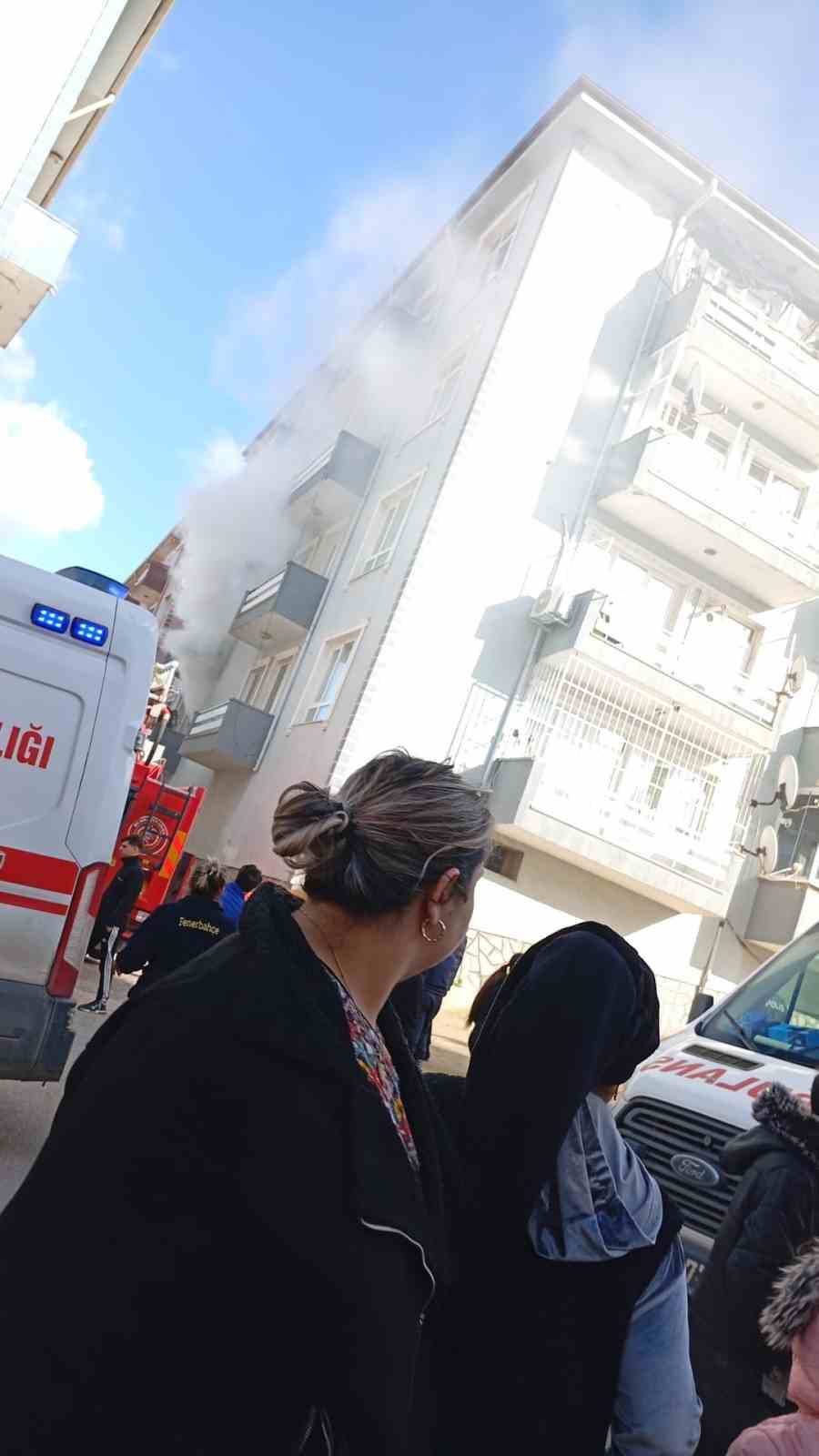 Bursa’da yangın faciası…Yatalak adam alev kapanında kaldı