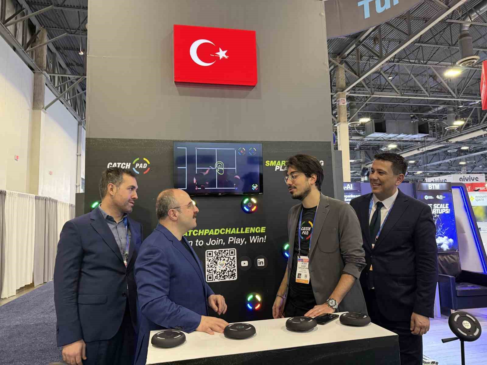 TBMM Sanayi Komisyonu Başkanı Varank, CES’teki Türk girişimcileri ziyaret etti