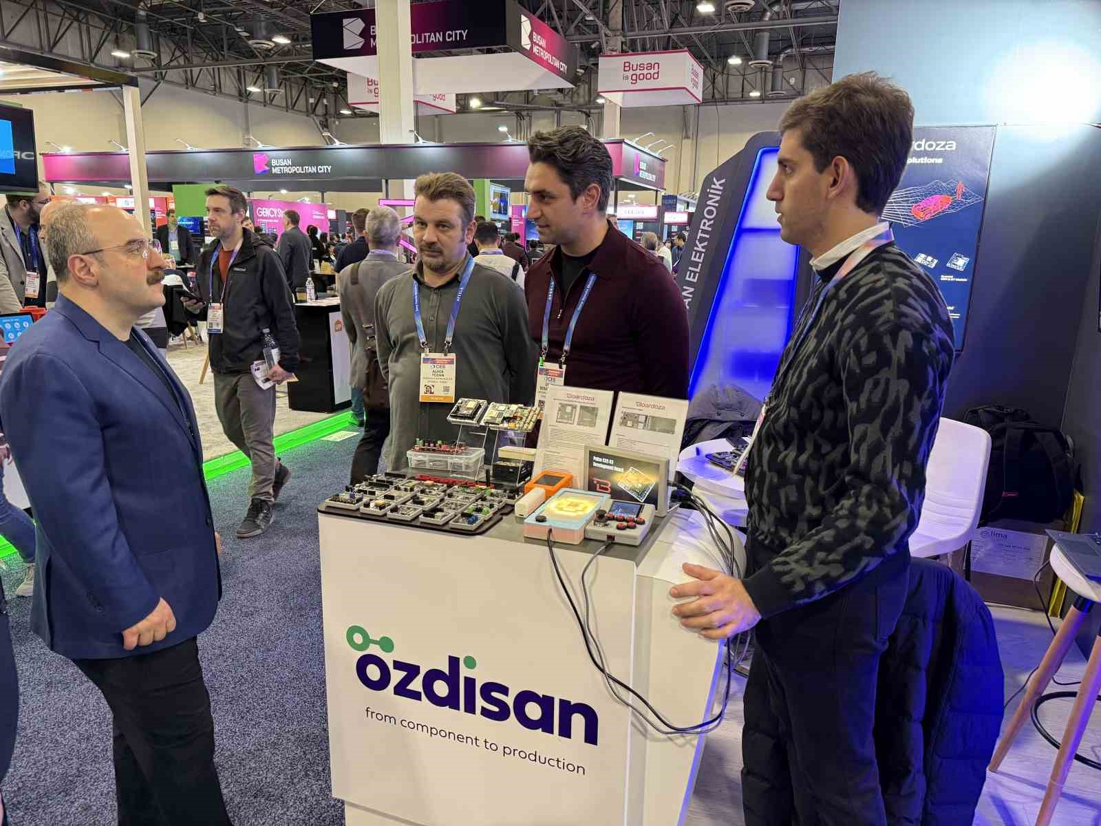 TBMM Sanayi Komisyonu Başkanı Varank, CES’teki Türk girişimcileri ziyaret etti