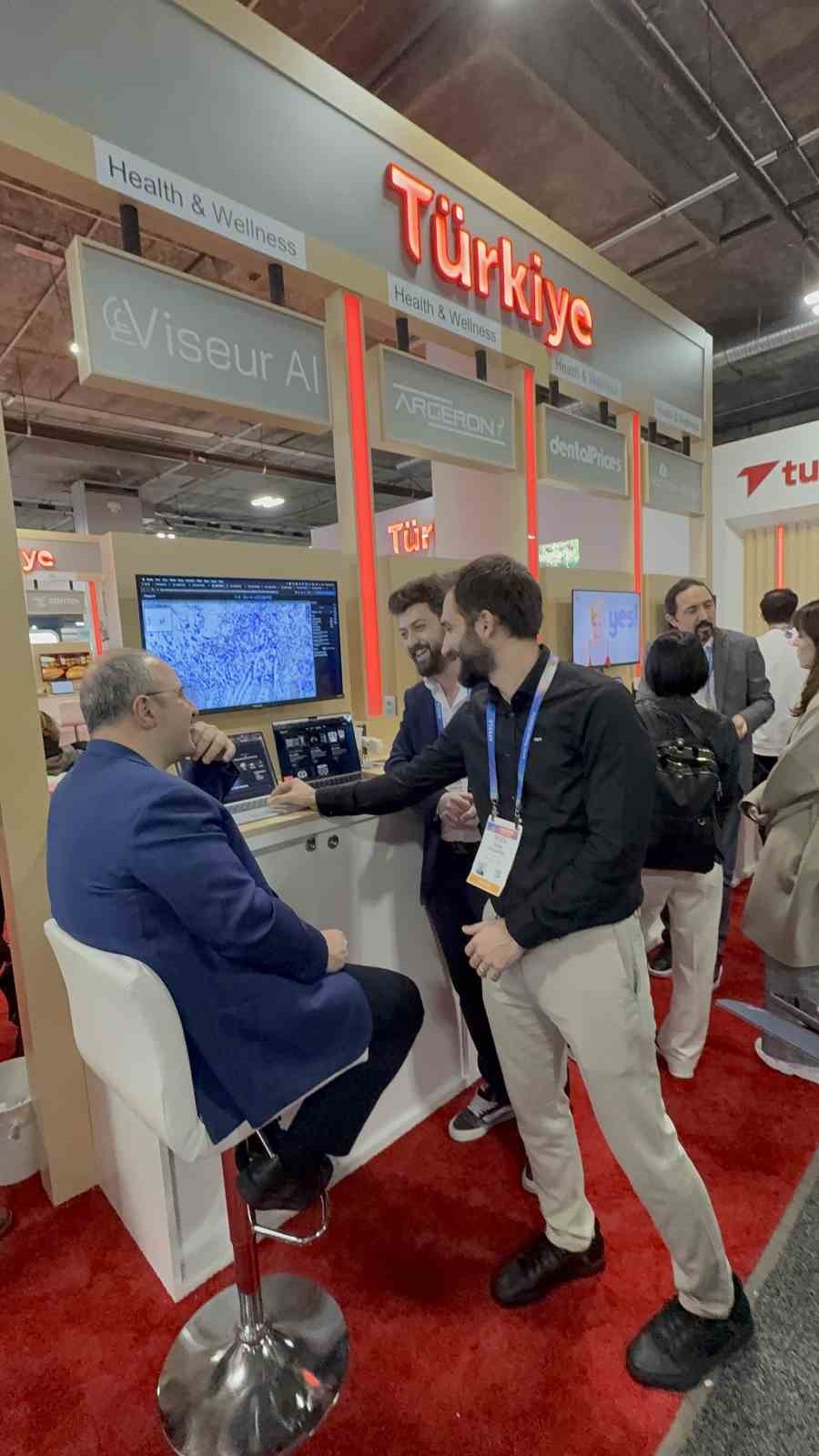 TBMM Sanayi Komisyonu Başkanı Varank, CES’teki Türk girişimcileri ziyaret etti