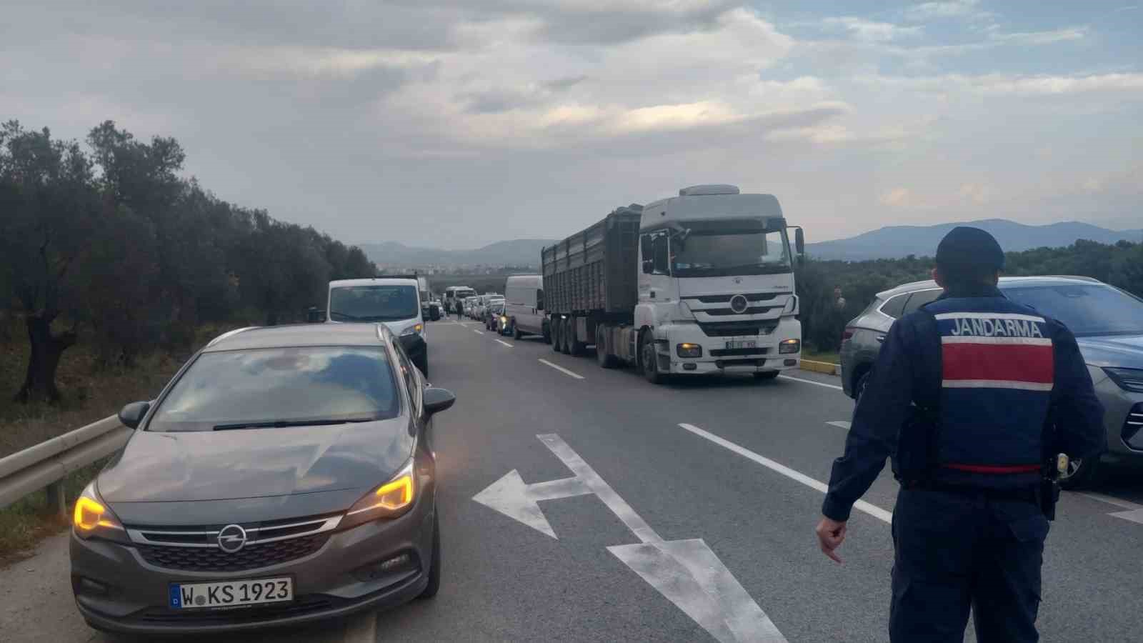 Balıkesir’de trafik kazası: 4 yaralı