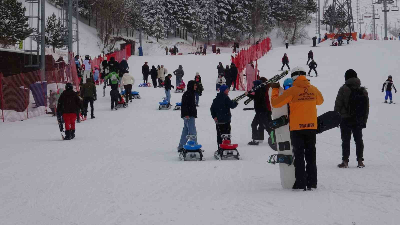 Palandöken’de sömestir tatili yoğunluğu
