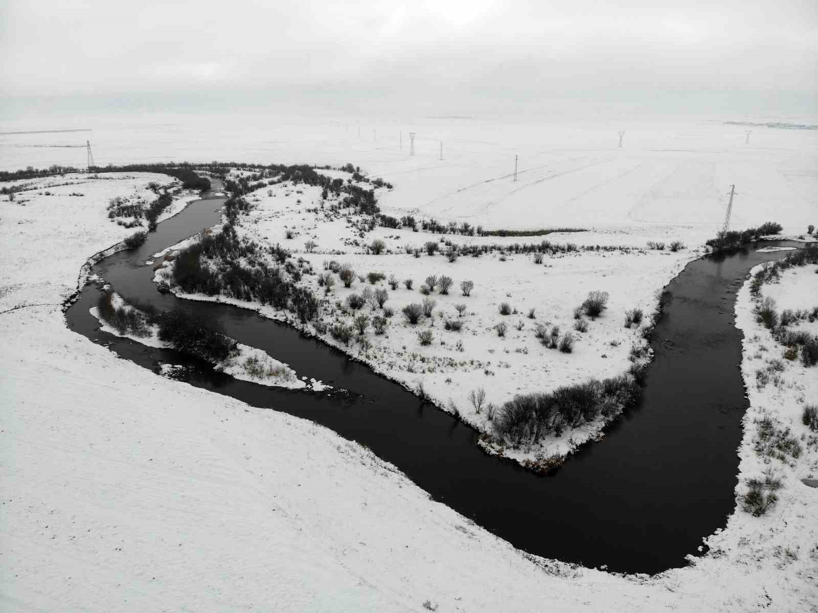 Kars’ta beyaz esaret değil, görsel şölen: Tarım arazileri ve menderesler büyülüyor