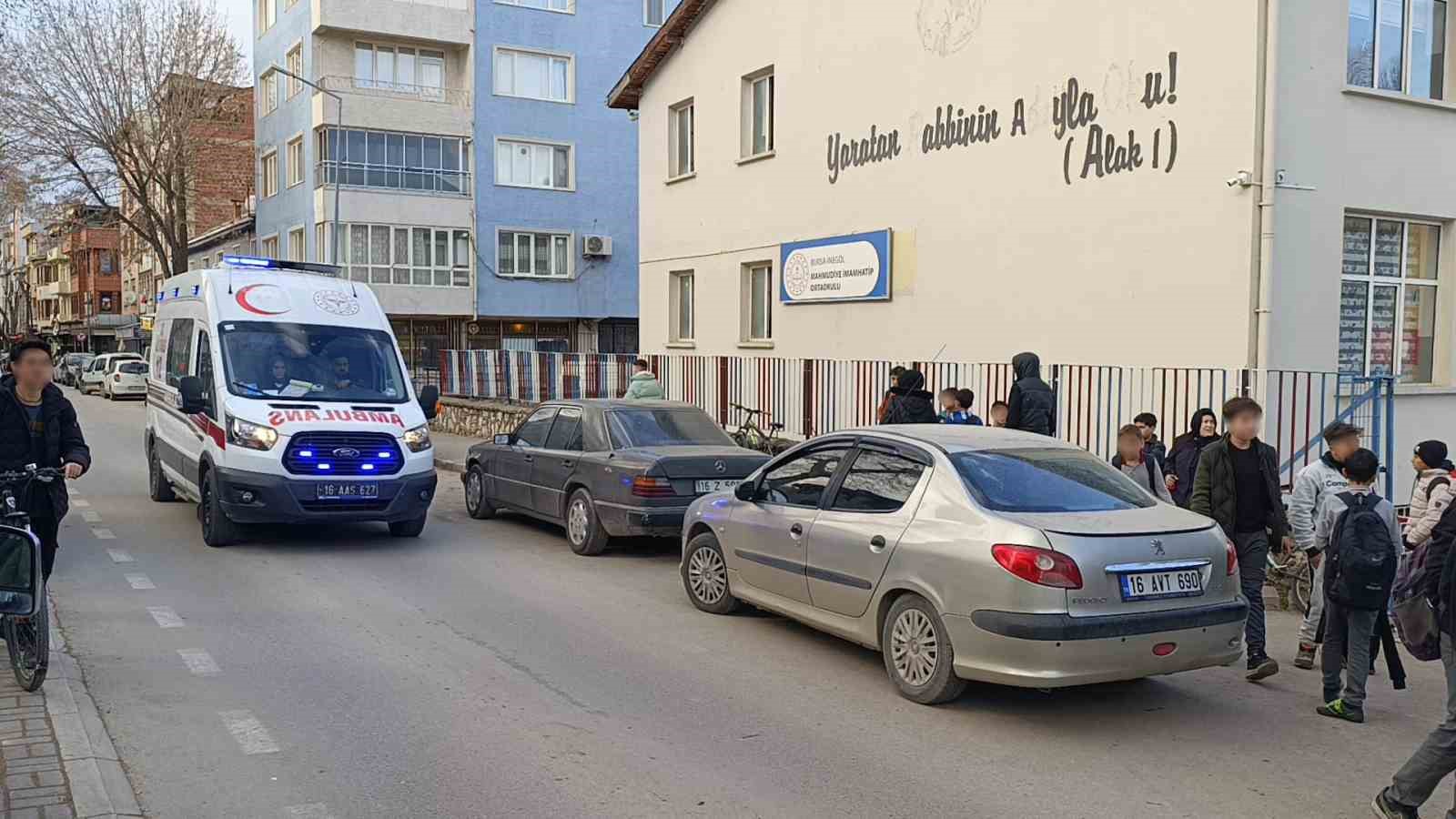 İnegöl’de bıçaklı kavga: 1 yaralı