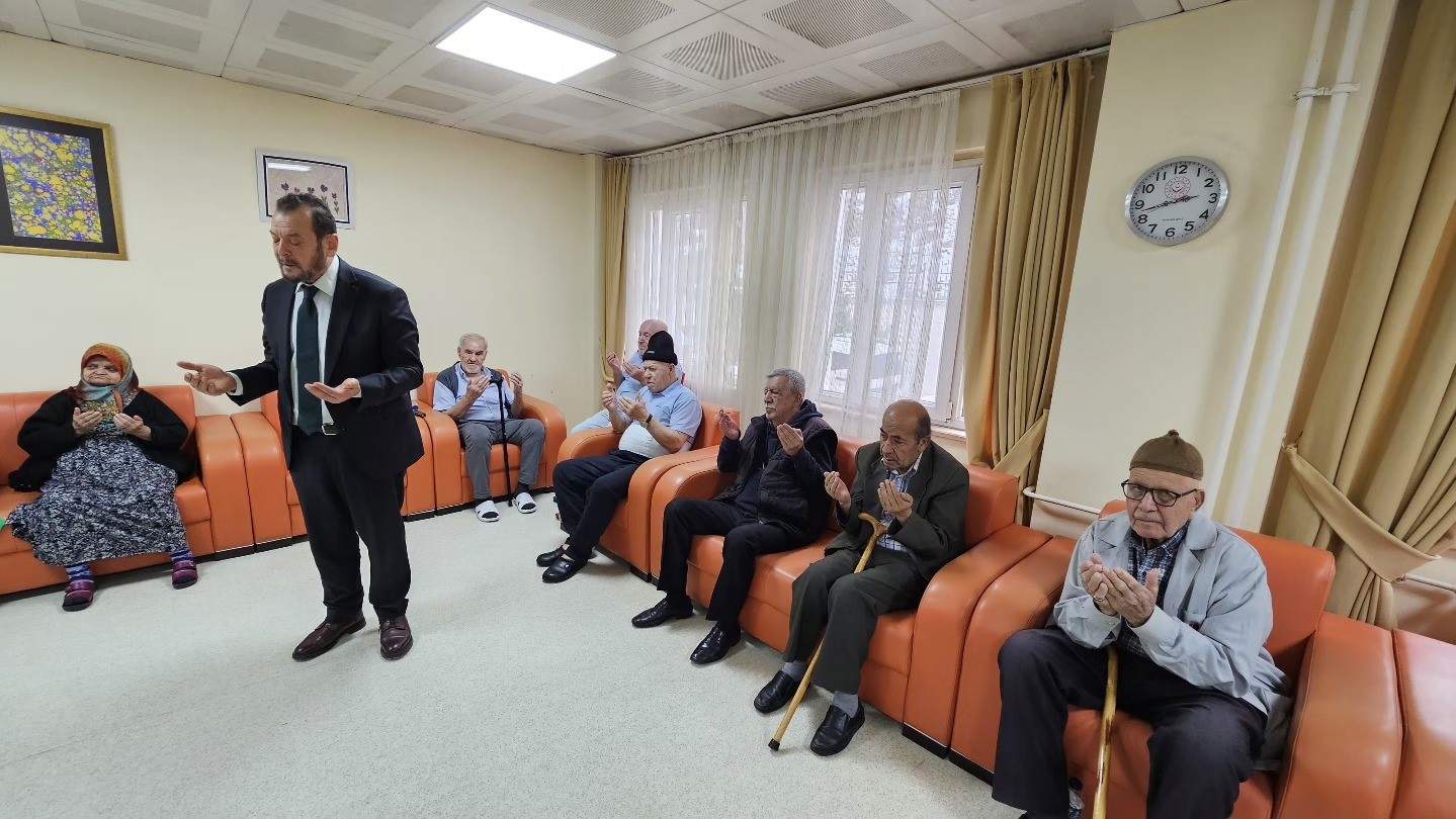 Kütahya Huzurevi’nde Miraç Kandili programı