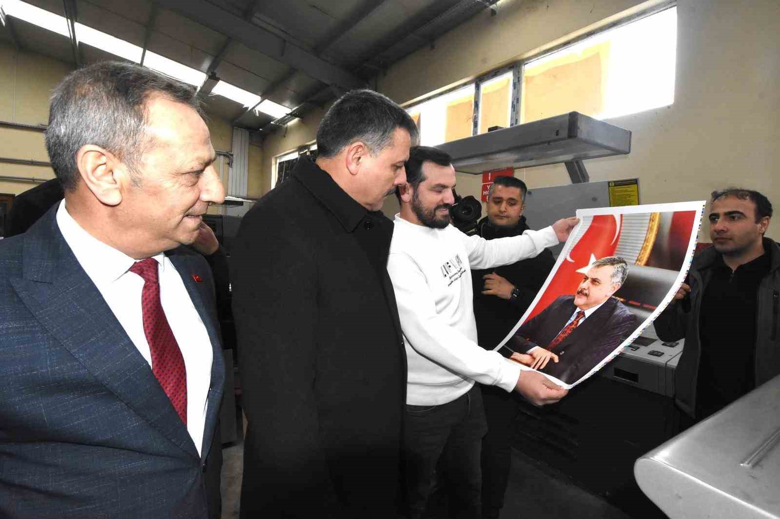 Vali Çiftçi, 42’nci kuruluş yılında Zafer Ofset baskı tesislerini gezdi