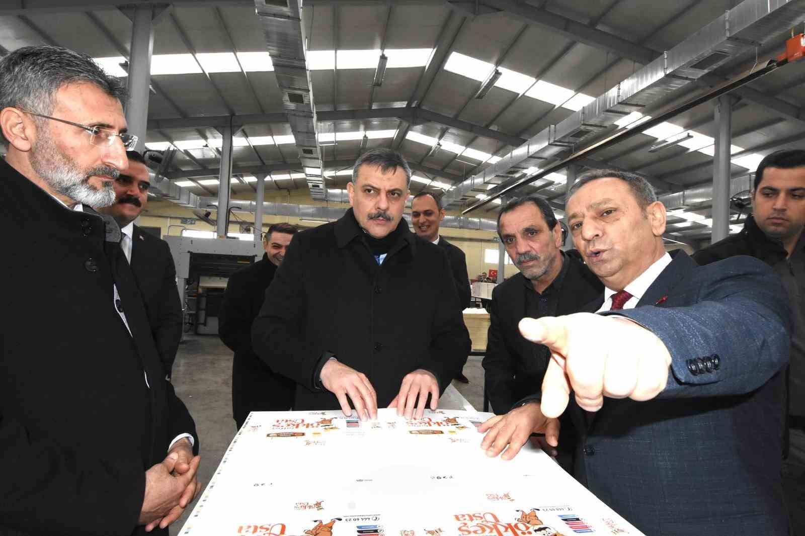 Vali Çiftçi, 42’nci kuruluş yılında Zafer Ofset baskı tesislerini gezdi