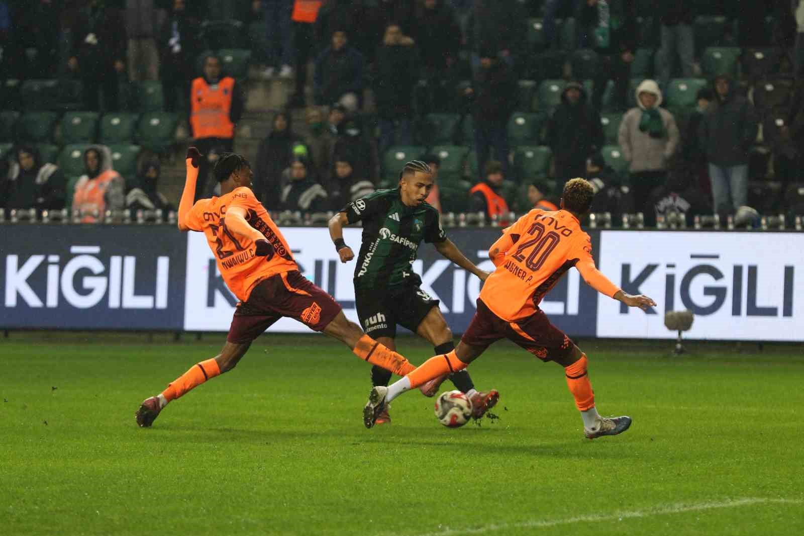 Trendyol Süper Lig: Kocaelispor: 1 - Trabzonspor: 2 (Maç sonucu)