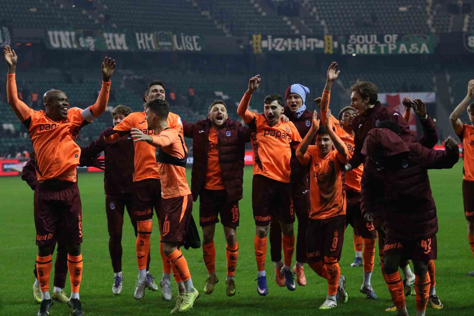 Trendyol Süper Lig: Kocaelispor: 1 - Trabzonspor: 2 (Maç sonucu)