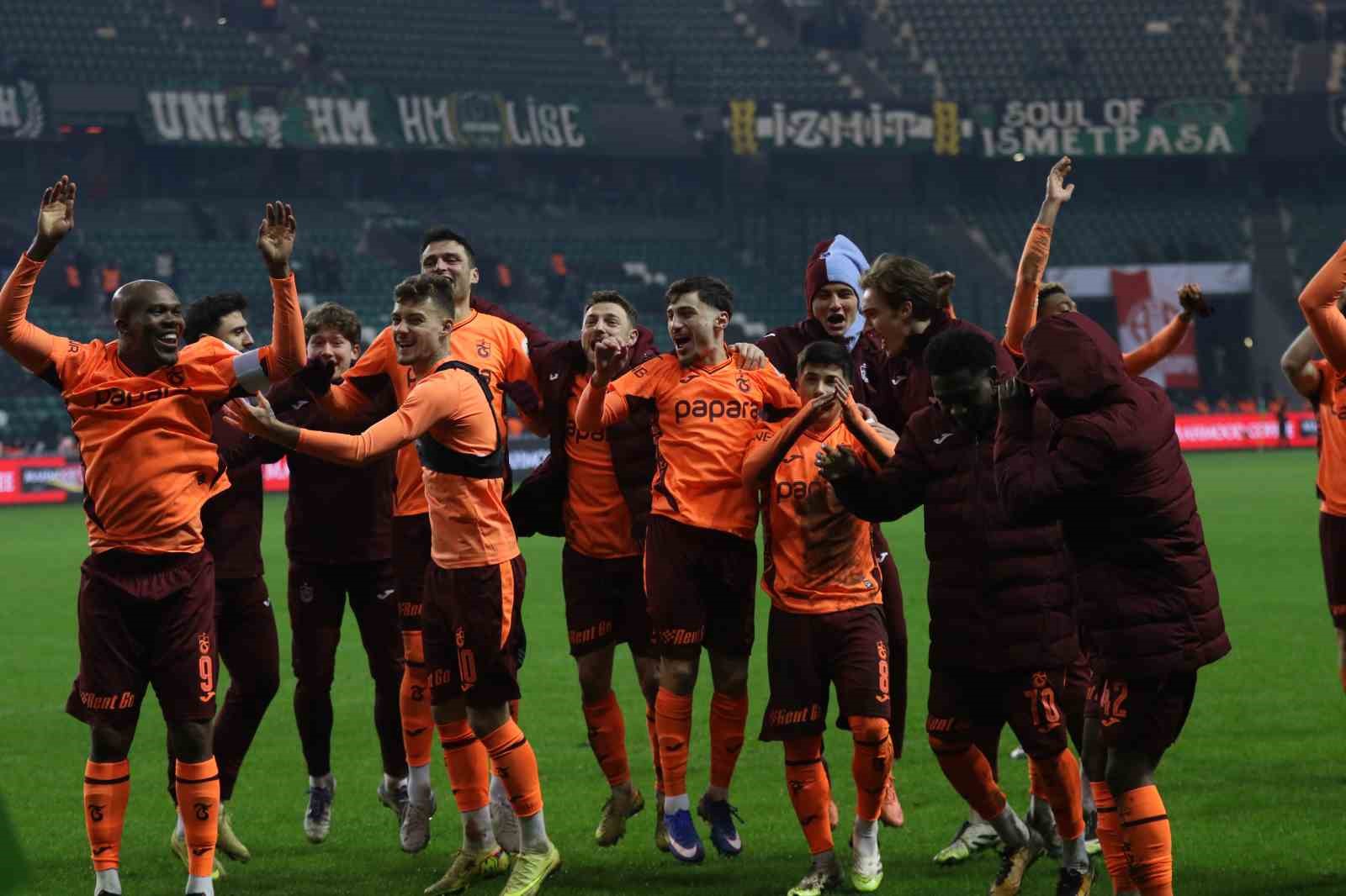 Trendyol Süper Lig: Kocaelispor: 1 - Trabzonspor: 2 (Maç sonucu)