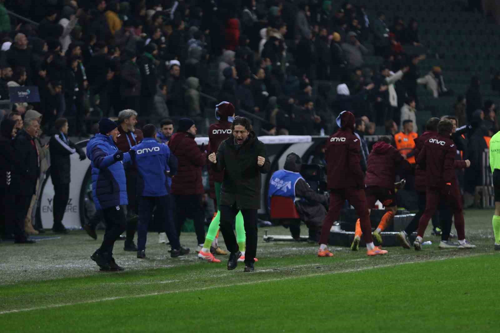 Trendyol Süper Lig: Kocaelispor: 1 - Trabzonspor: 2 (Maç sonucu)