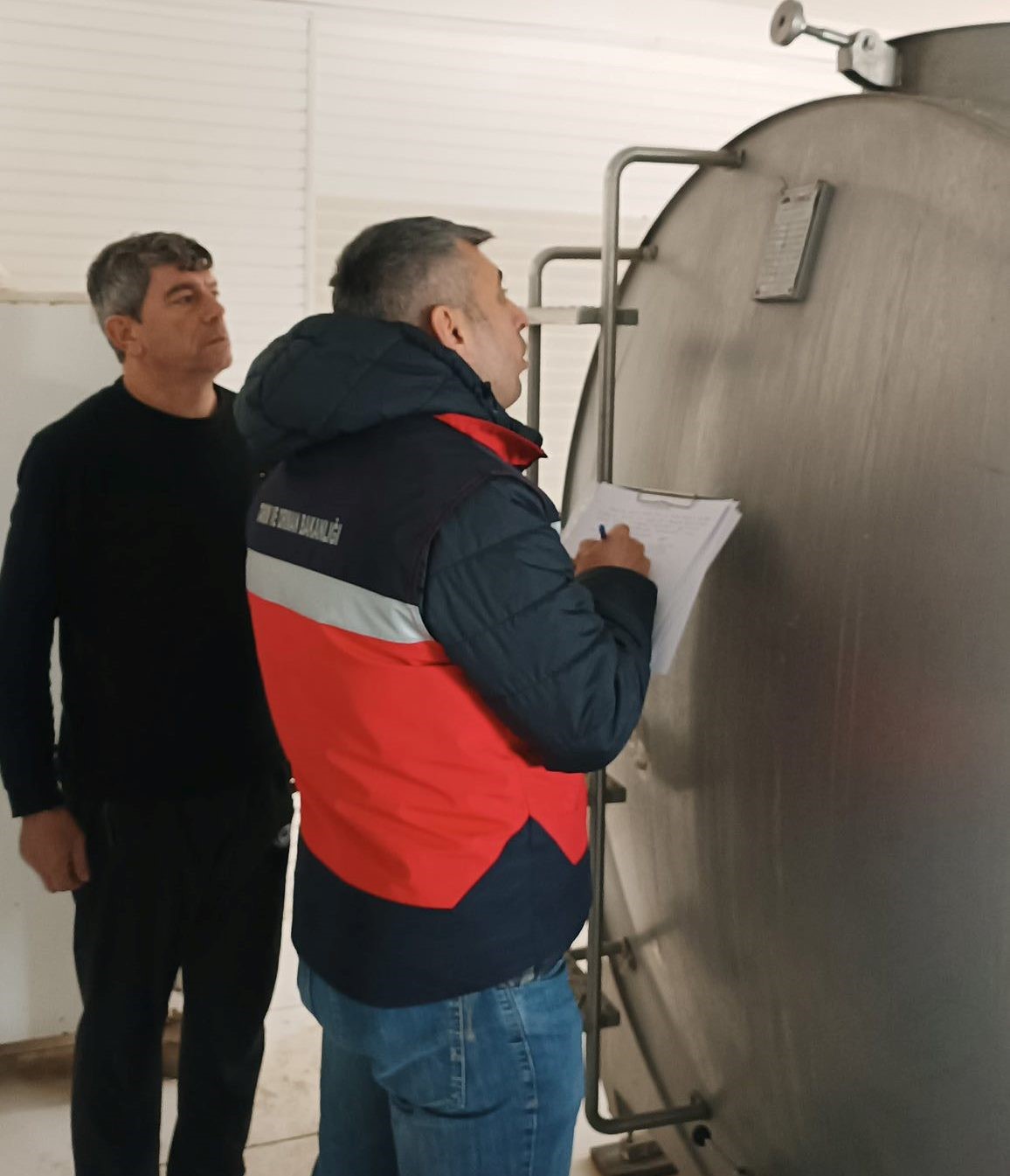 Altıntaş’ta süt soğutma tankları denetlendi