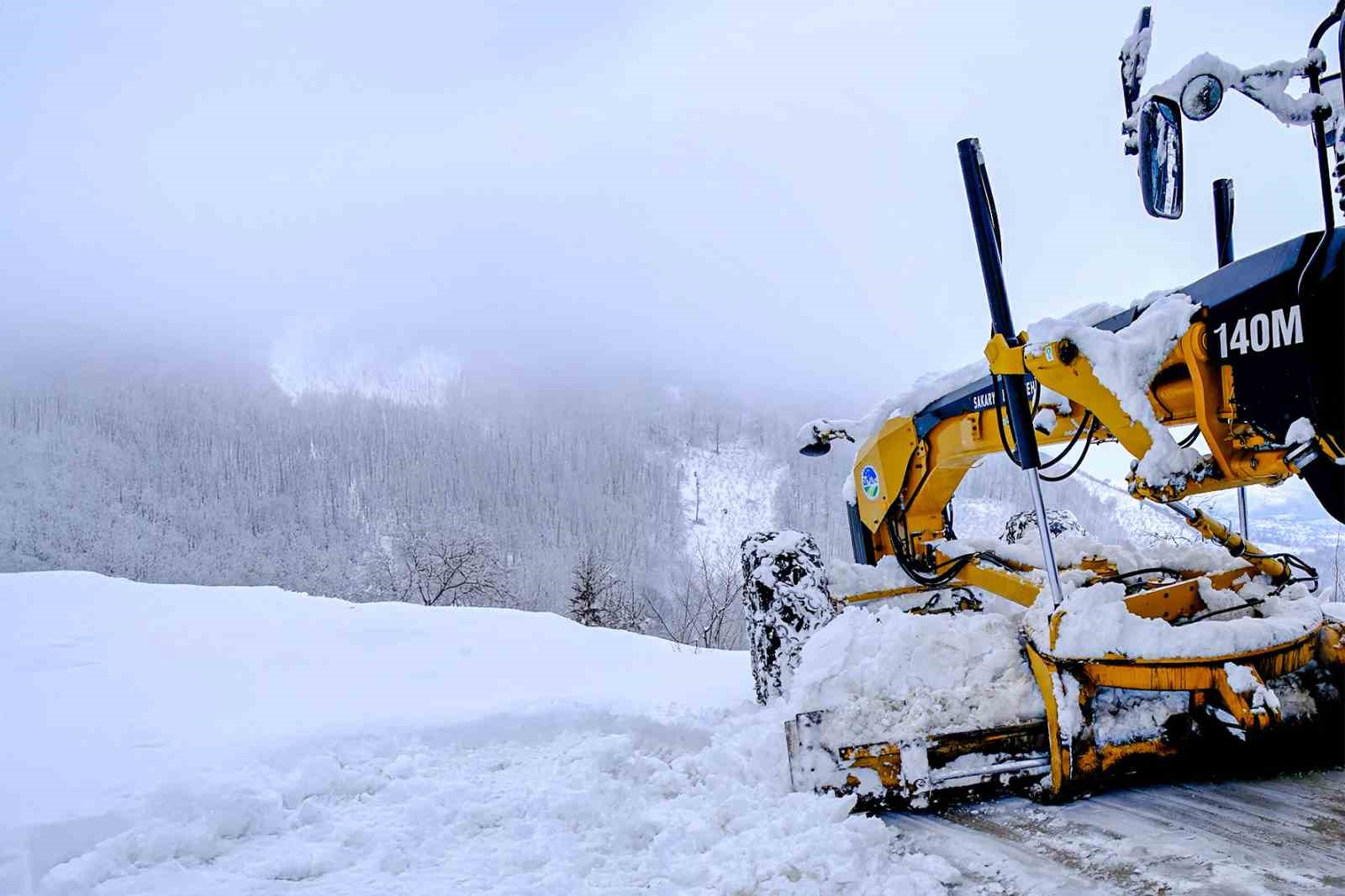 Kar sebebiyle kapanan 35 yolun 34’ü açıldı