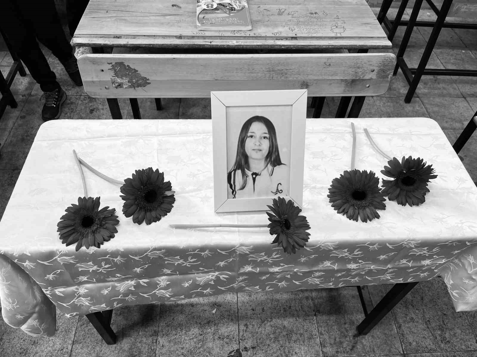 Feci kazada hayatını kaybeden 14 yaşındaki kız son yolculuğuna uğurlandı