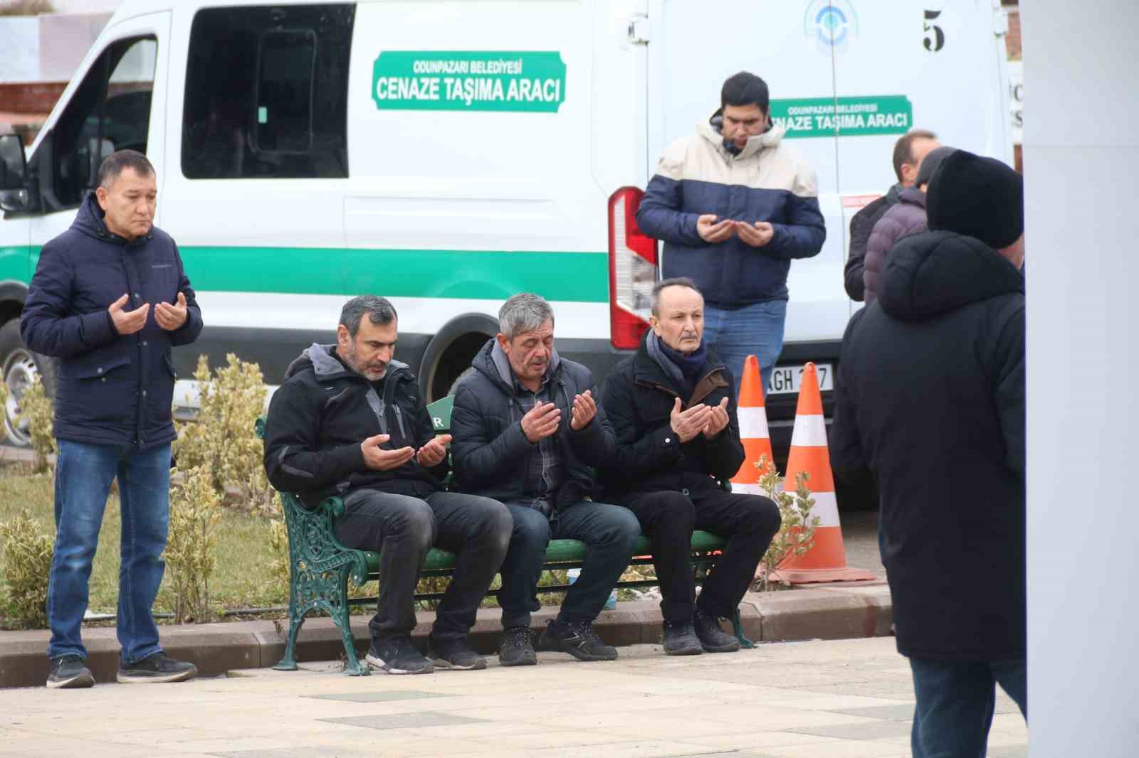 Feci kazada hayatını kaybeden 14 yaşındaki kız son yolculuğuna uğurlandı