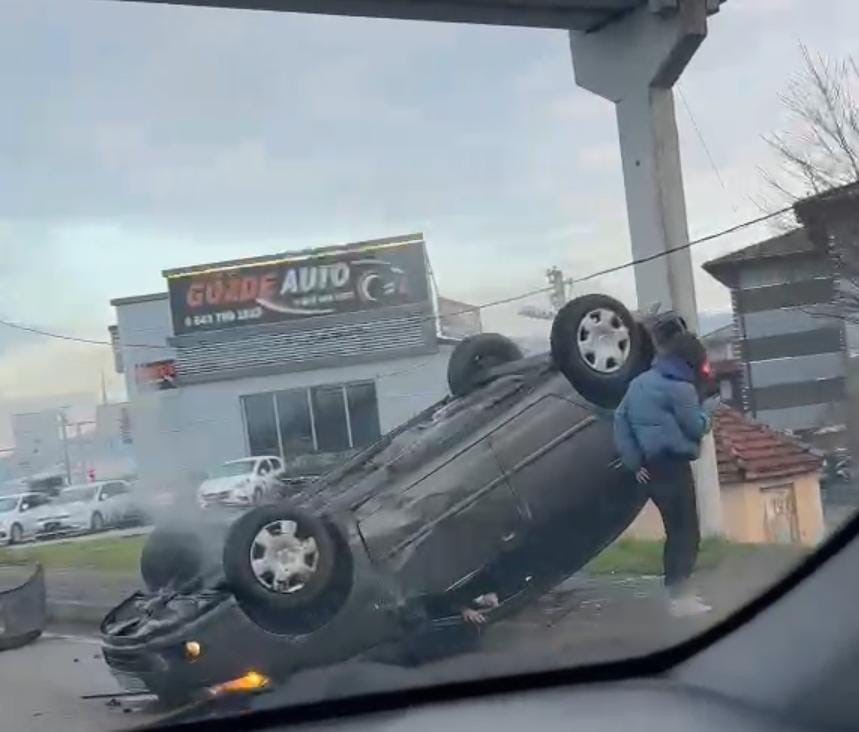 Çaycuma’da otomobil takla attı