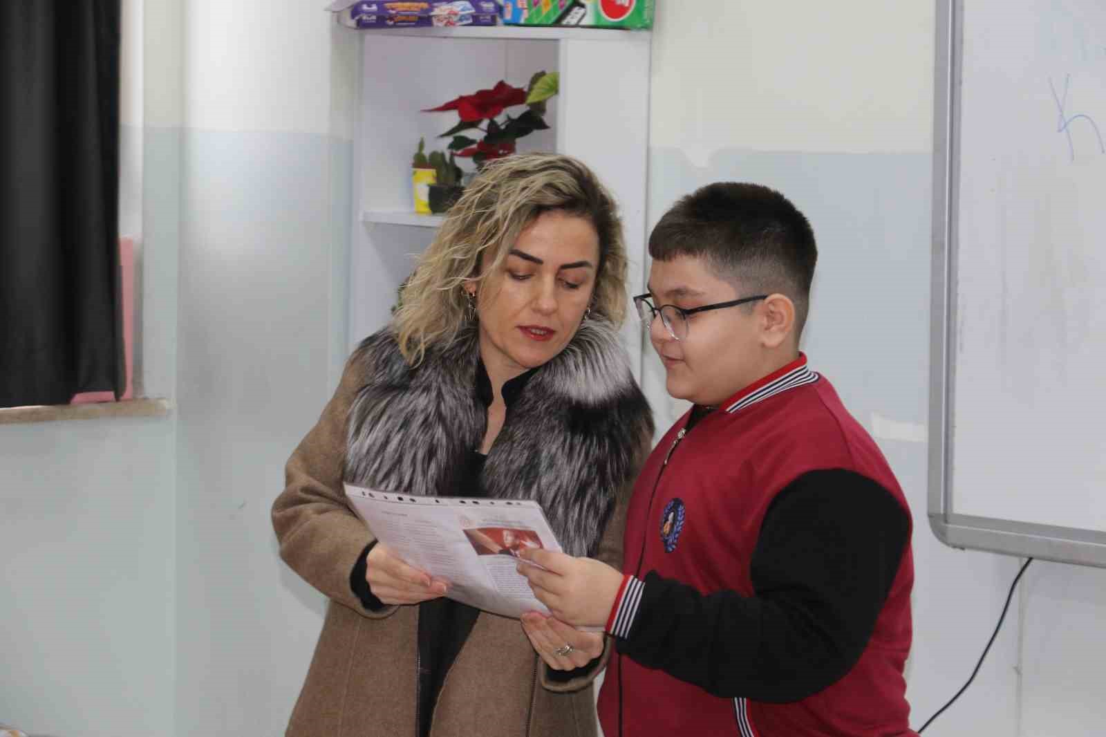 Yaklaşık 18 milyon öğrenci karnelerini alarak yarıyıl tatiline girdi