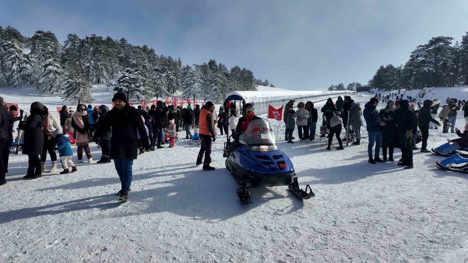 Ege’nin zirvesinde şölen: Gediz Murat Dağı’nda on binler buluştu