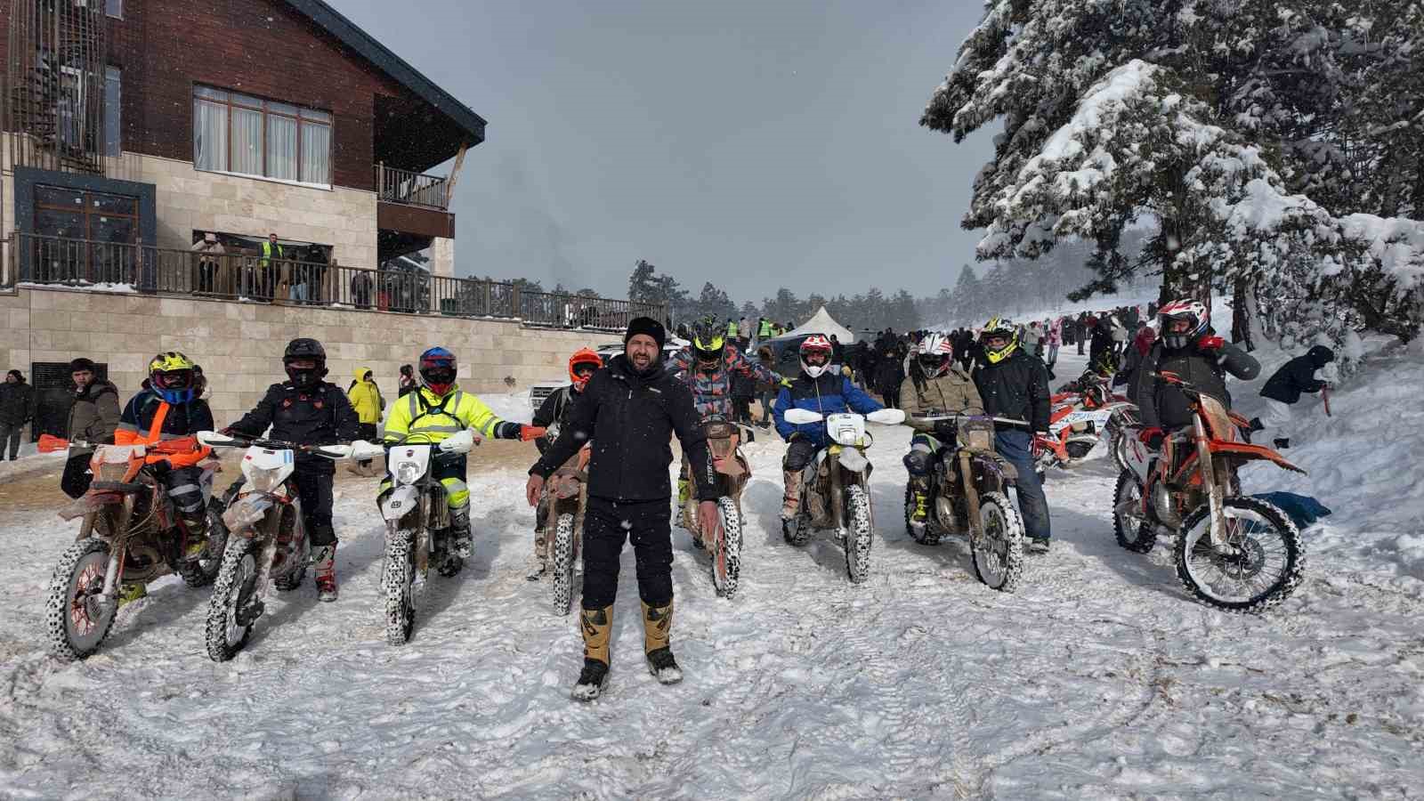 Ege’nin zirvesinde şölen: Gediz Murat Dağı’nda on binler buluştu