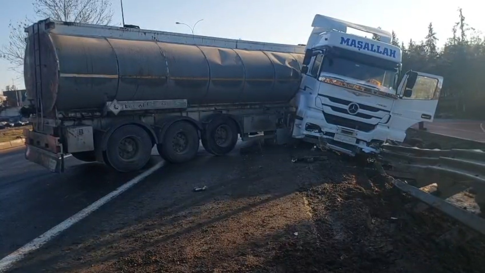 Şanlıurfa’da buzlanma nedeniyle zincirleme kaza: 2 ölü