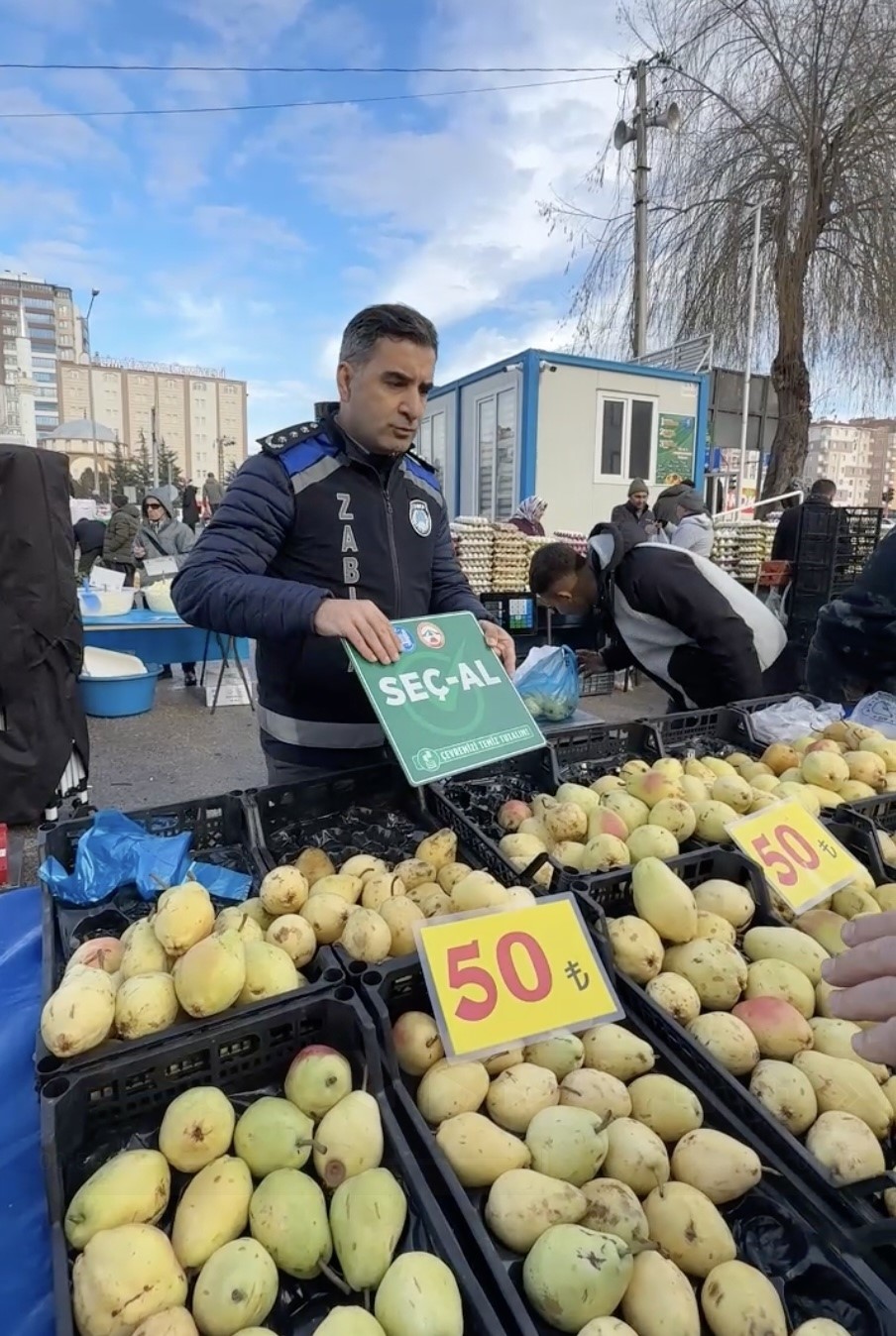 Çorum’da semt pazarlarında “seç-al” dönemi başladı