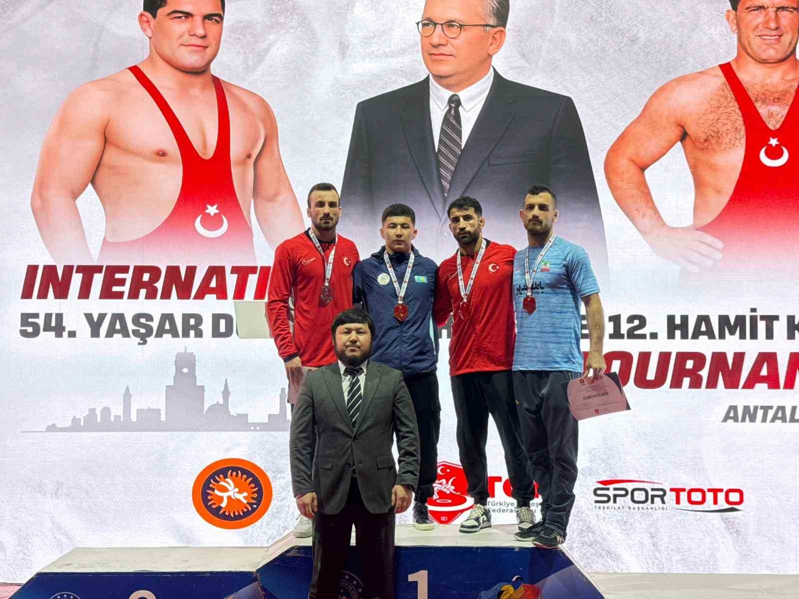 Uluslararası Yaşar Doğu, Vehbi Emre ve Hamit Kaplan Turnuvası’nda ikinci gün tamamlandı