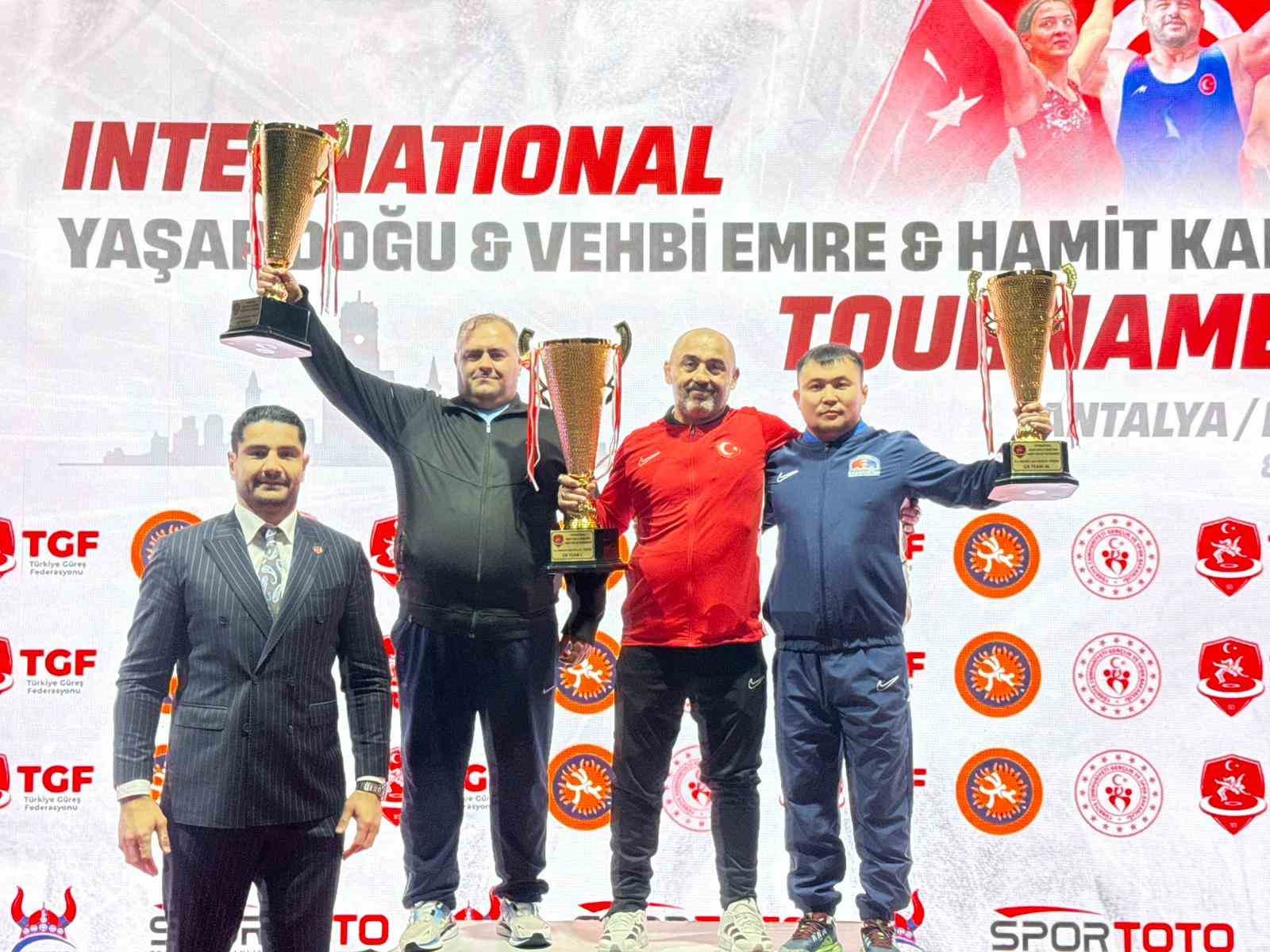 Uluslararası Yaşar Doğu, Vehbi Emre ve Hamit Kaplan Turnuvası’nda ikinci gün tamamlandı