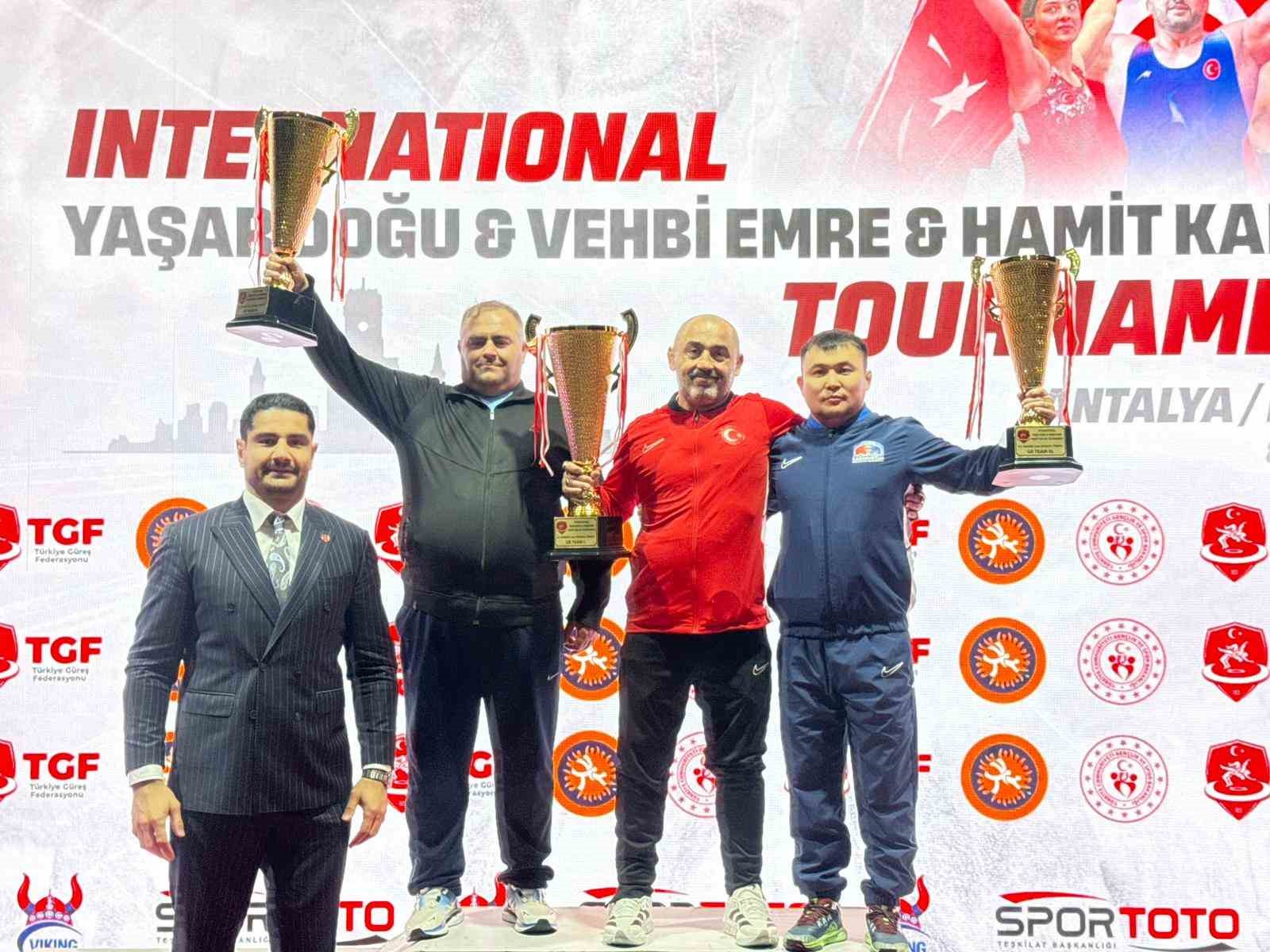 Uluslararası Yaşar Doğu, Vehbi Emre ve Hamit Kaplan Turnuvası’nda ikinci gün tamamlandı