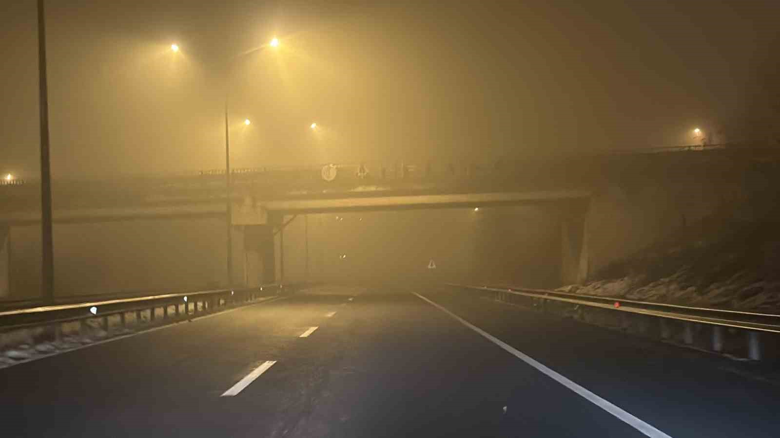 Düzce sis altında kaldı: Görüş mesafesi 10 metreye düştü