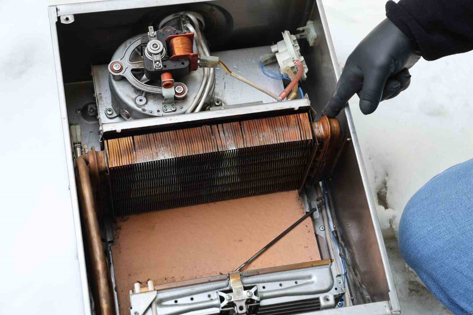 Yakıttan tasarruf için kapatılıyor, donduğu zaman daha büyük masraflara yol açıyor