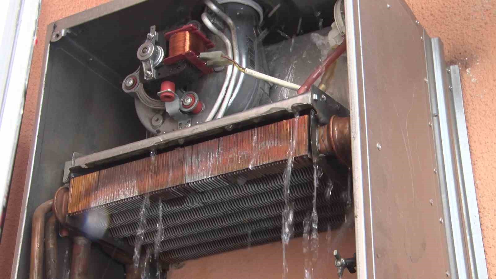 Yakıttan tasarruf için kapatılıyor, donduğu zaman daha büyük masraflara yol açıyor