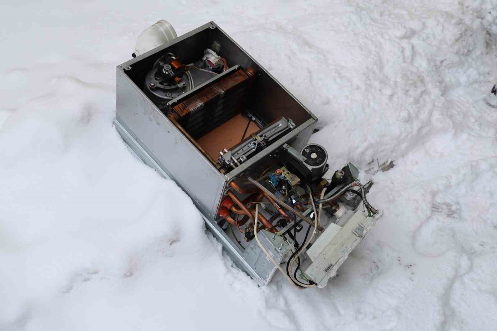 Yakıttan tasarruf için kapatılıyor, donduğu zaman daha büyük masraflara yol açıyor