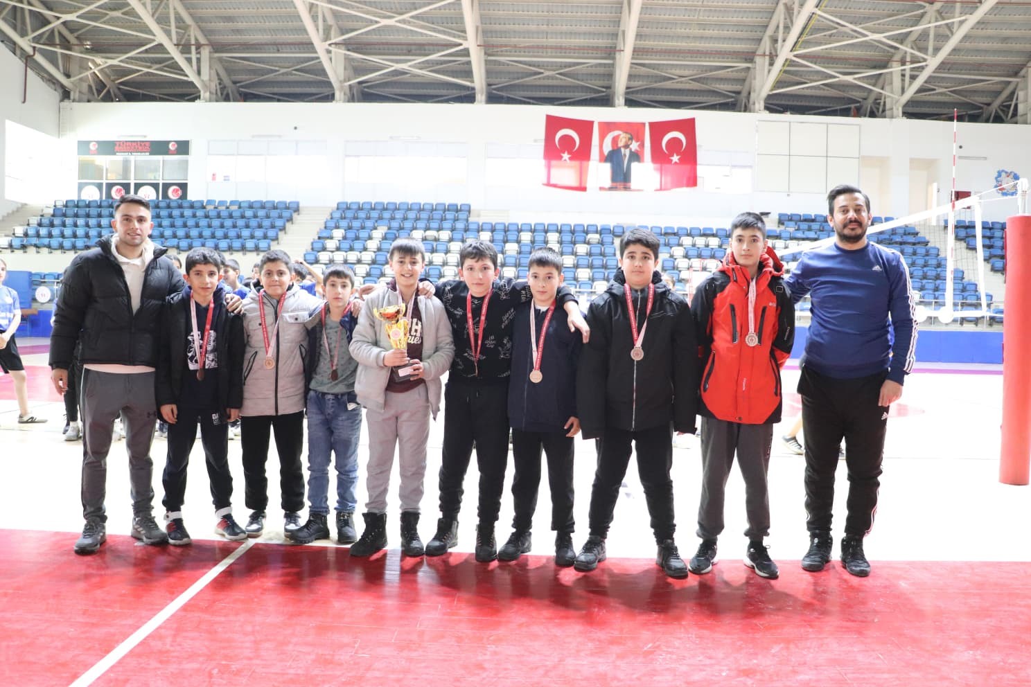 Hakkari’de Küçükler Voleybol İl Birinciliği sona erdi