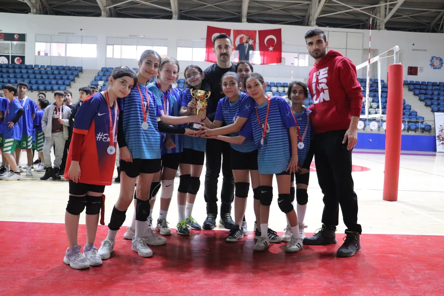 Hakkari’de Küçükler Voleybol İl Birinciliği sona erdi
