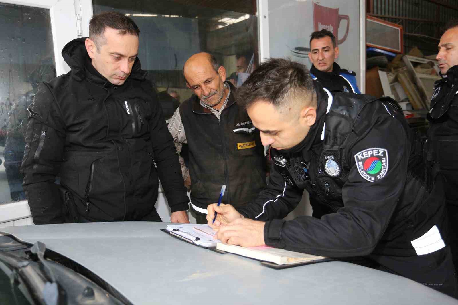 Kepez Zabıtası’ndan işgaller ve gıda ihlalleri denetimi